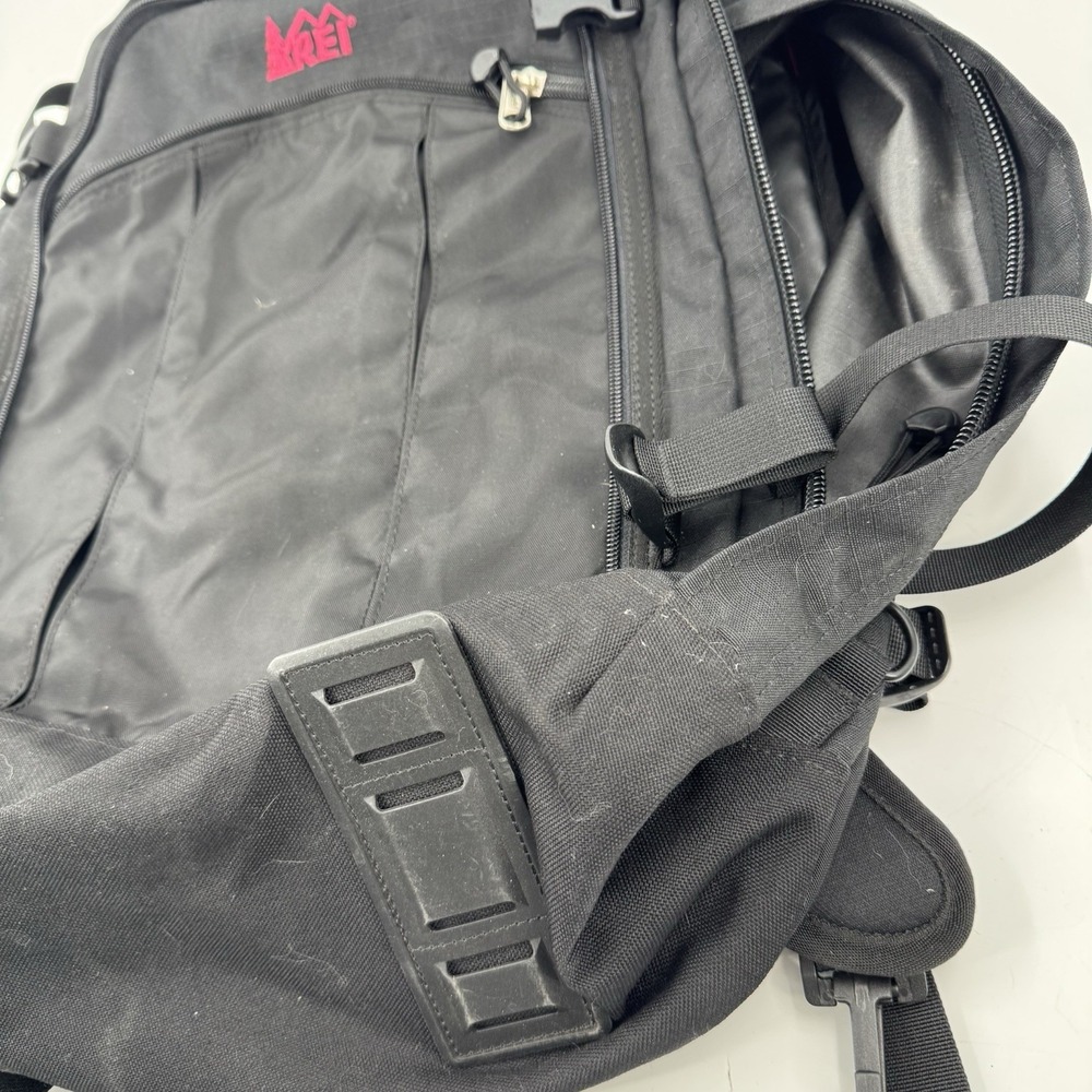REI Black Nylon Backpack Carry On Bag Satchel Travel - Picture 5 of 13